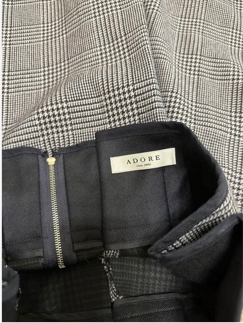 ADORE アドーア高級ウールスカート　新品タグ付き