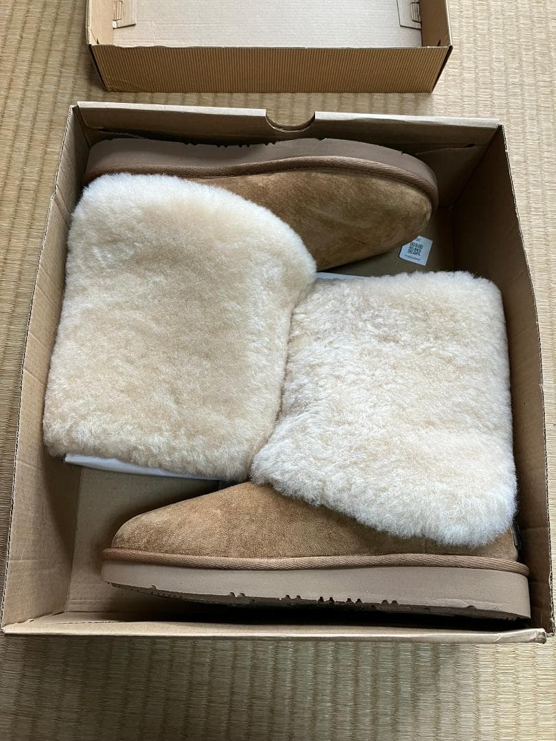 UGG アグ ショートブーツ 新品 未使用 箱付き サイズ24