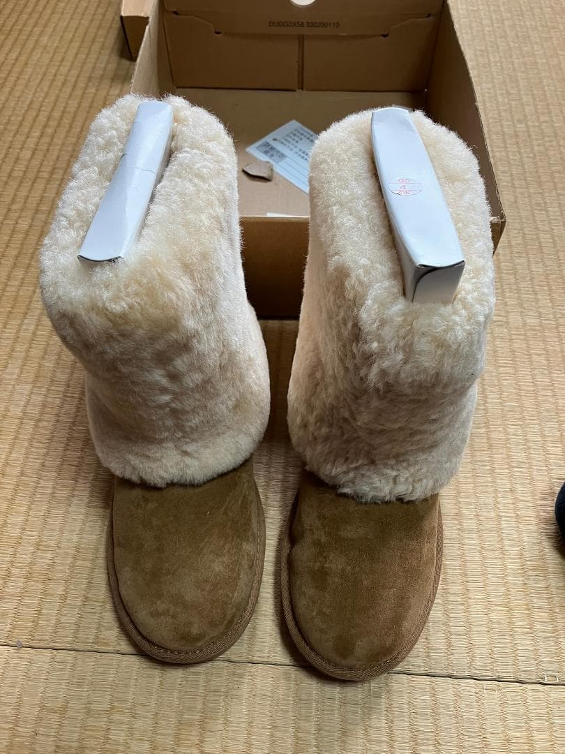 UGG アグ ショートブーツ 新品 未使用 箱付き サイズ24