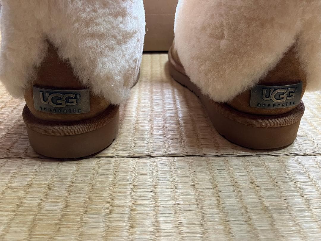 UGG アグ ショートブーツ 新品 未使用 箱付き サイズ24