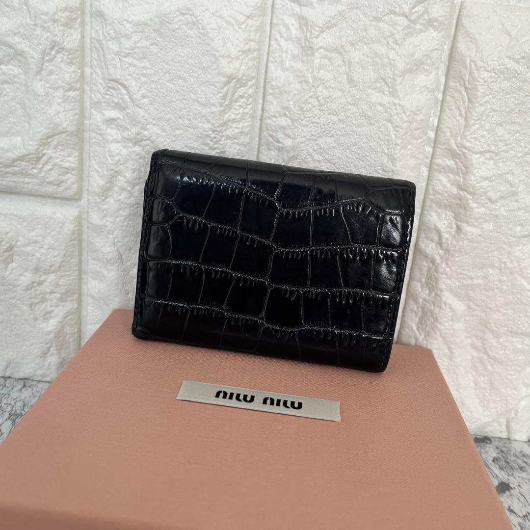 美品 miumiu ミュウミュウ クロコ型押しレザー 三つ折り財布 ミニ財布 黒