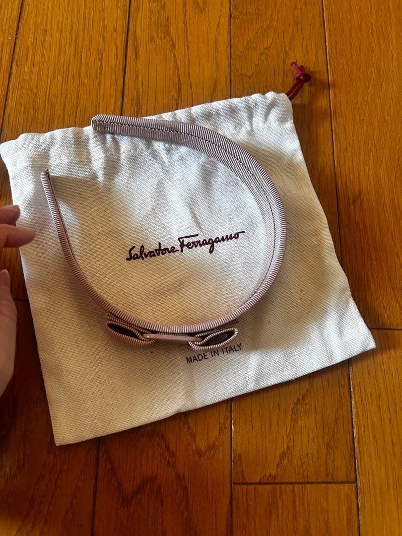 【値下げ】Salvatore Ferragamo フェラガモ カチューシャピンク