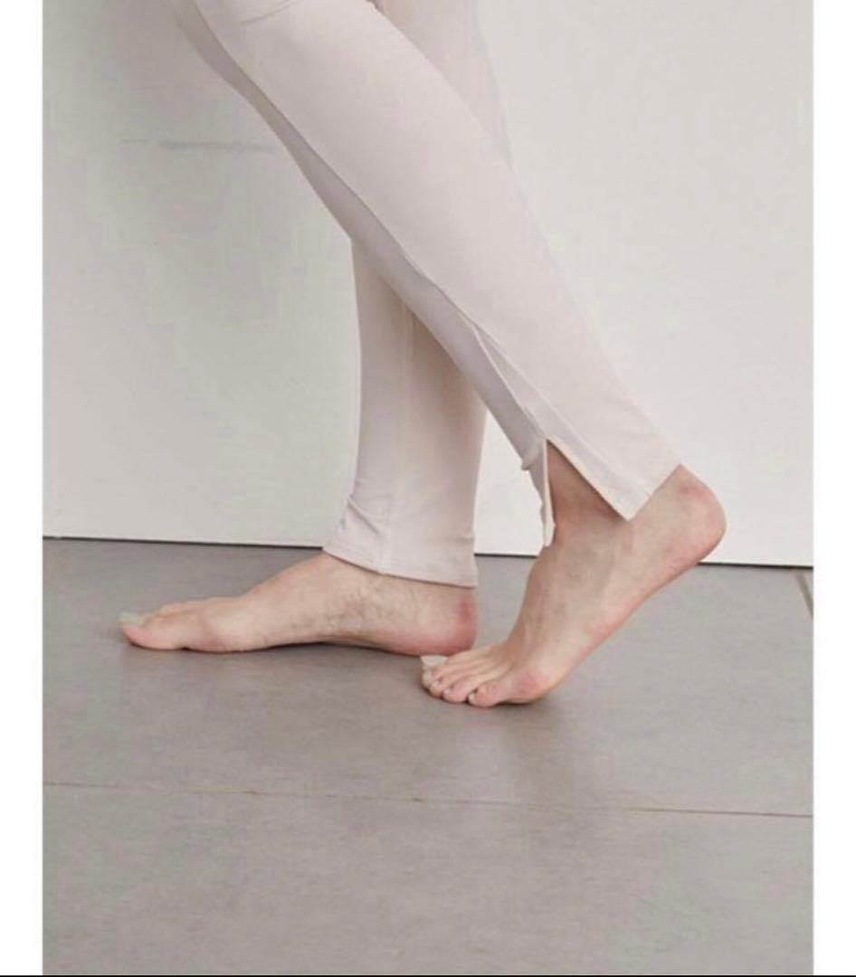 0サイズ emmi yoga エミヨガ サステナレッチレギンス ピンクベージュ