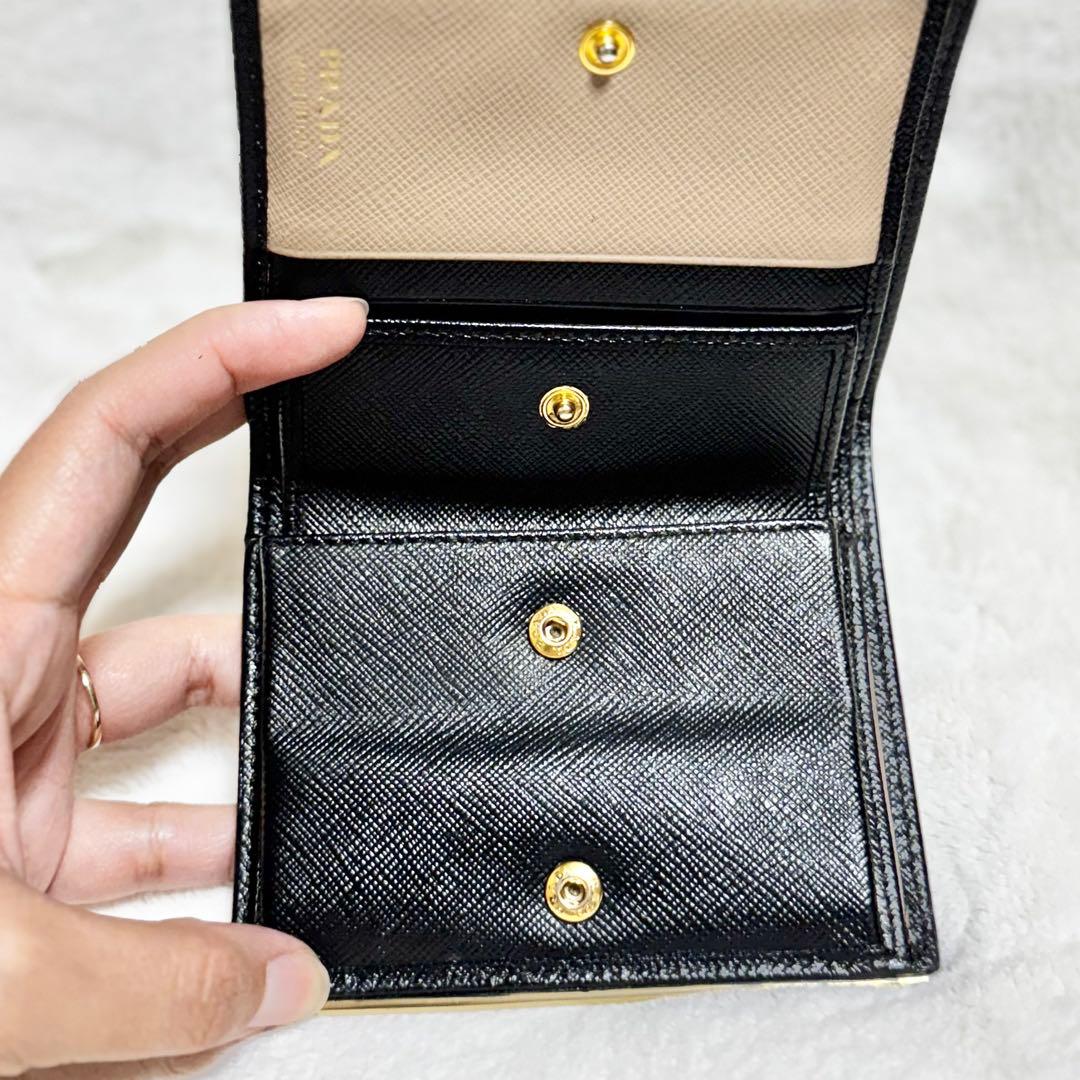 ✨正規品✨ PRADA プラダ 二つ折り財布　サフィアーノ ブラックゴールド金具