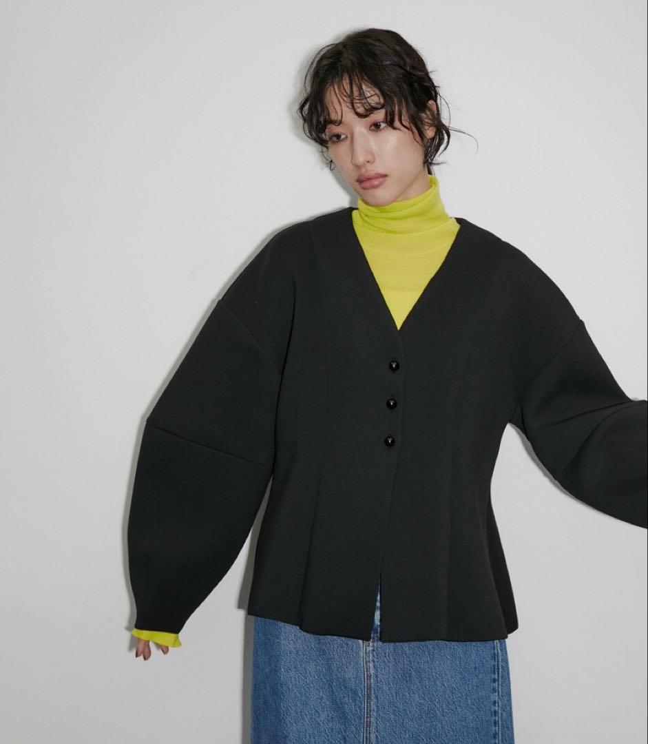 美品！アダムエロペ ペプラムダンボールカーディガン黒ブラック