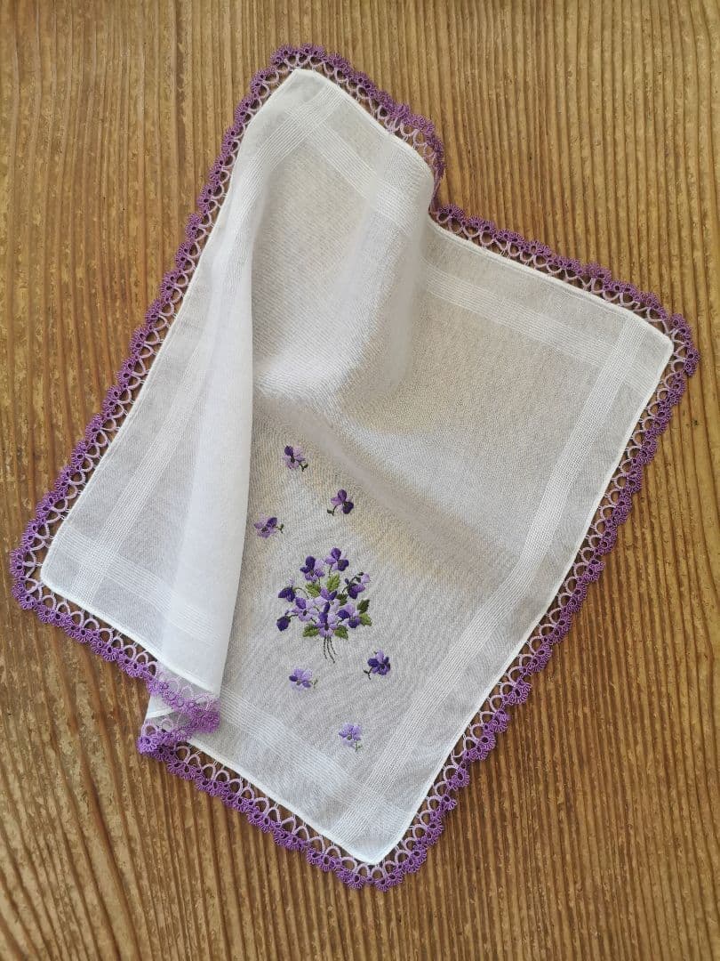 アンティーク タティングレース 菫刺繍のローンハンカチ ラベンダーヴァイオレット