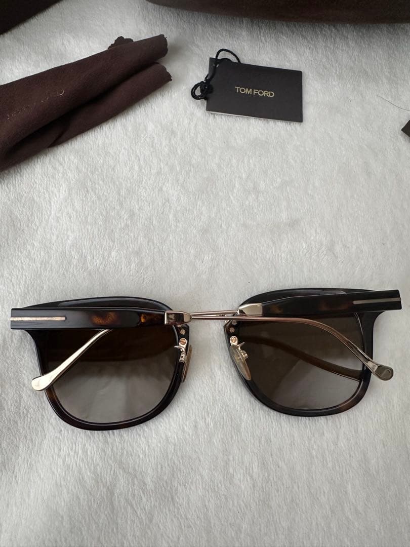 美品　TOM FORD サングラス　箱付き