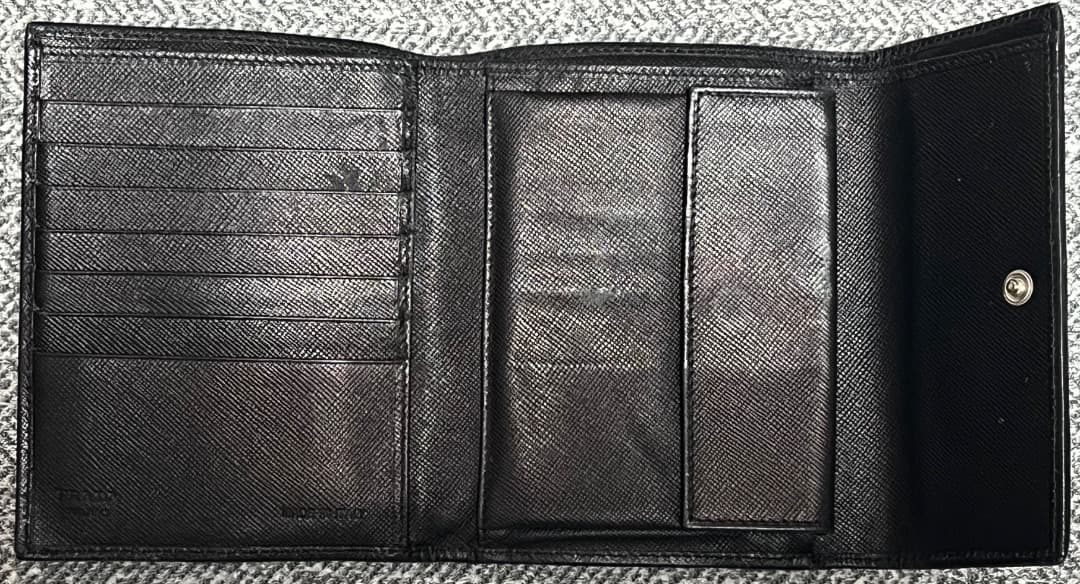 【大幅値下げ】【PRADA】プラダ　財布　黒