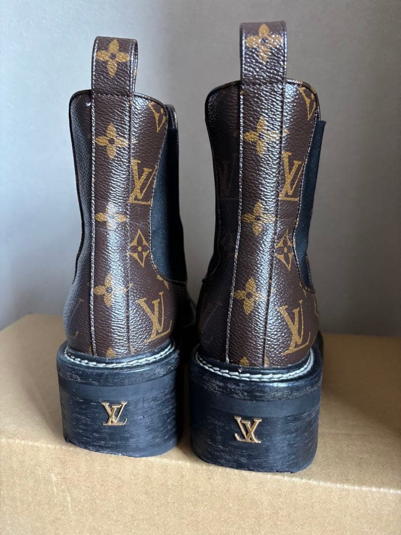 ルイヴィトン　LVボブ―ル サイドゴアブーツ Louis Vuitton