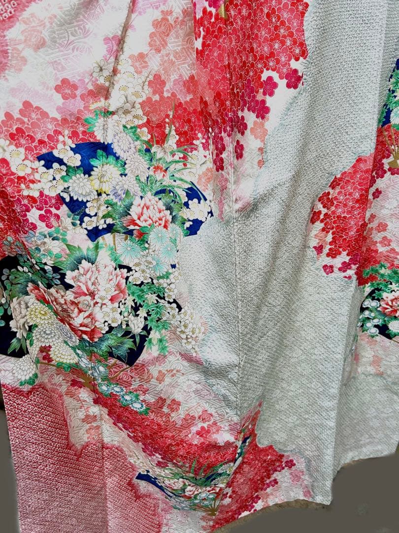 T 　最高級　絞り　花刺繍　花柄振袖 着物 ピンク系