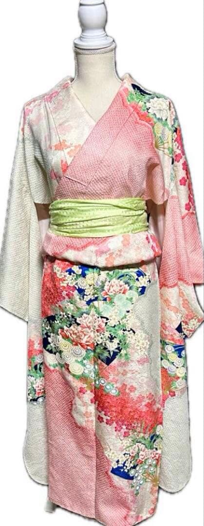 T 　最高級　絞り　花刺繍　花柄振袖 着物 ピンク系