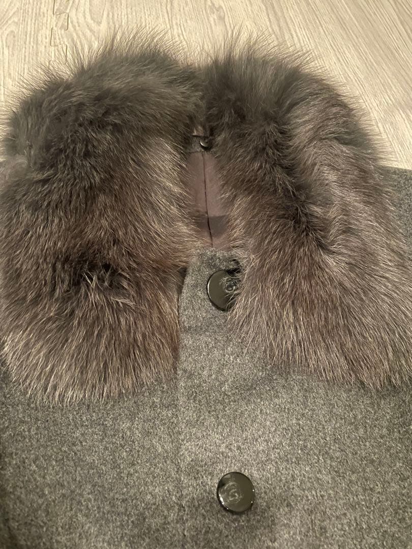 【新品】I’hiver グレー ファー付き カシミヤ ロングコート 86サイズ