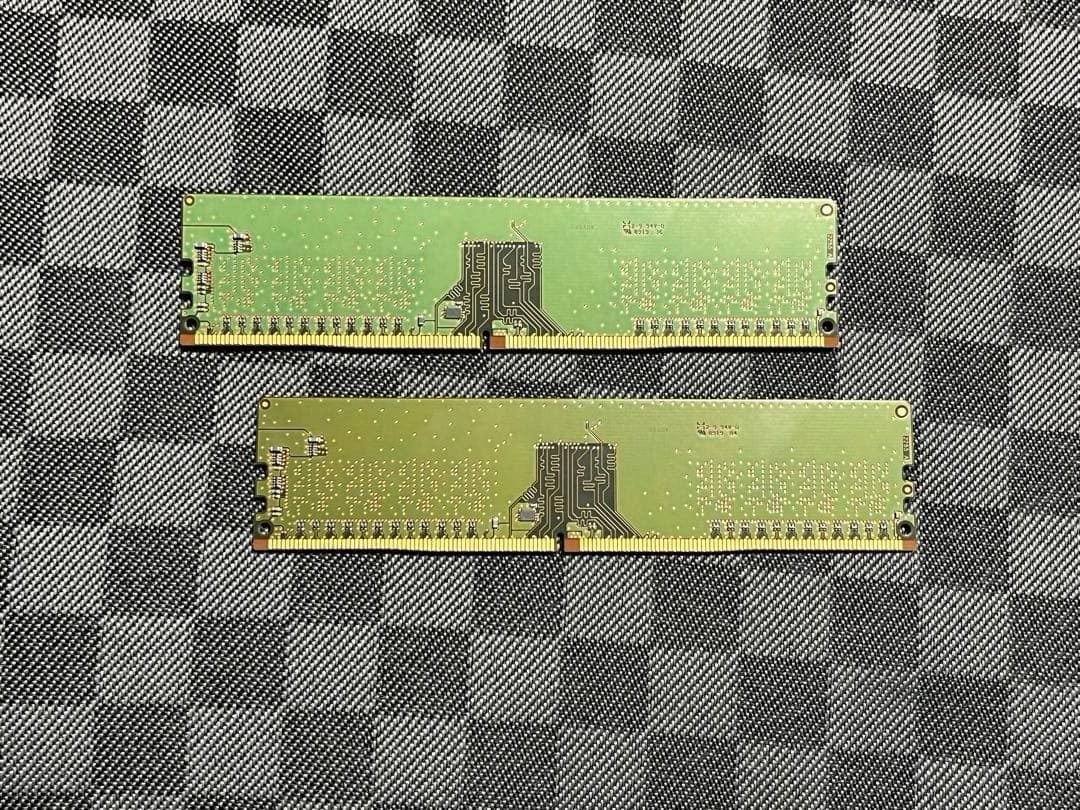 メモリ　MTA8ATF1G64AZー2G6E1 2枚【中古】