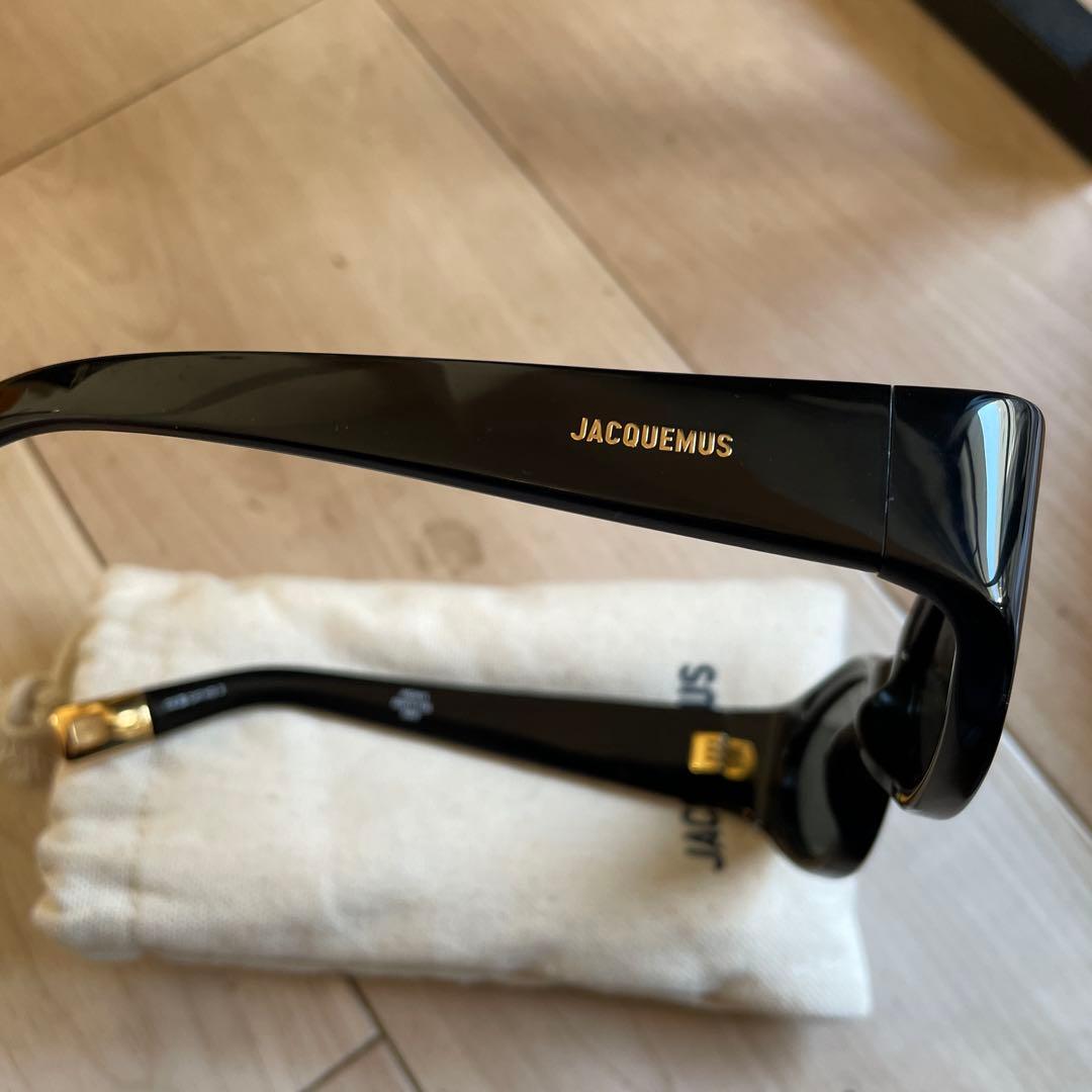 JACQUEMUS ブラック スクエア サングラス