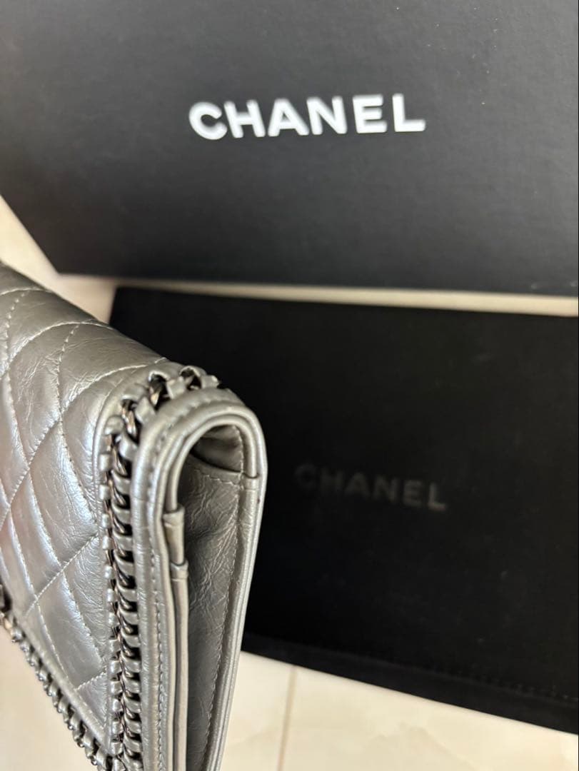 CHANEL シルバー 二つ折り長財布★美品★