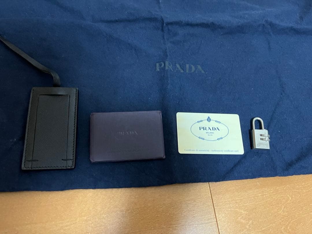PRADA ブラック ボストンバッグ　南京錠　カード　保存袋　プラダ