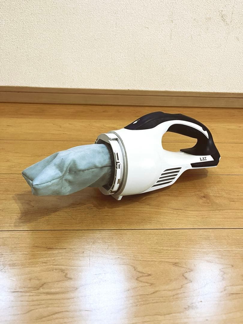 makita CL181FD 充電式クリーナ　本体のみ　中古品
