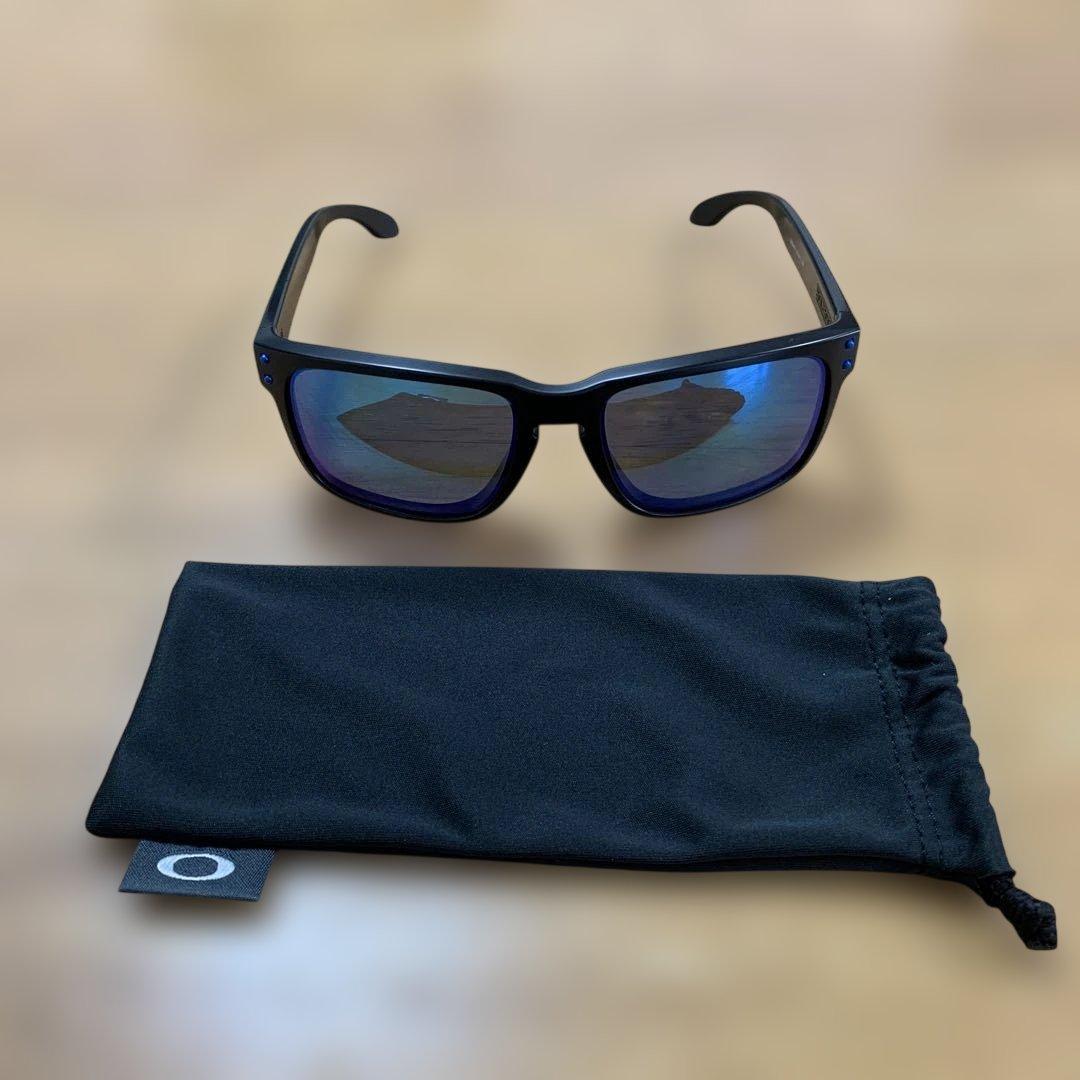 Oakley サングラス ブルーレンズ ブラックフレーム