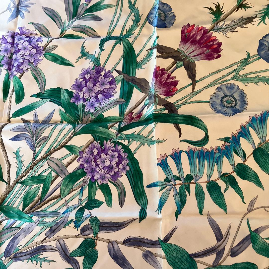 Gucci 花柄 シルクスカーフ