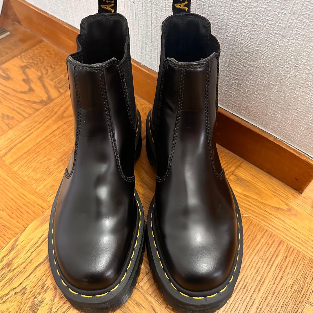 Dr. Martens 2976 QUAD チェルシーブーツブラック サイドゴア