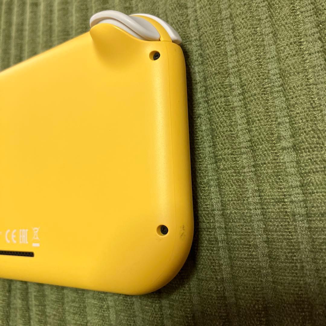ニンテンドー スイッチライト イエロー 充電器 ケース マイクロsd 外箱 付き