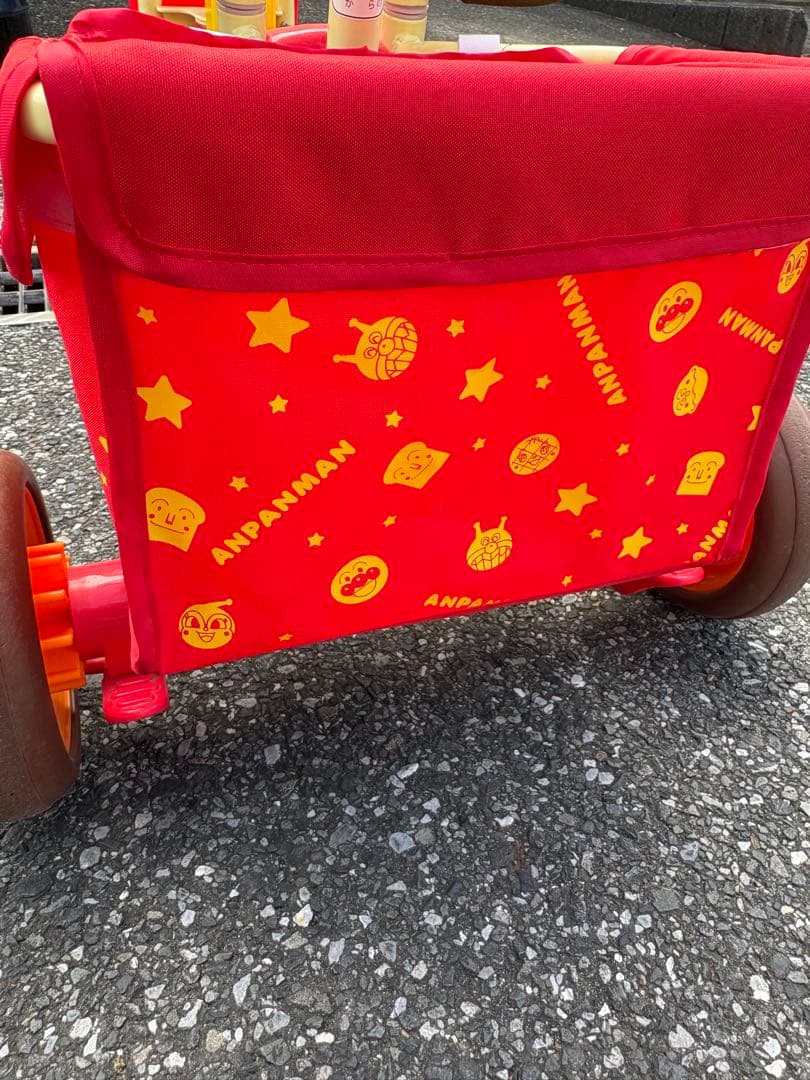 美品　アンパンマン　三輪車