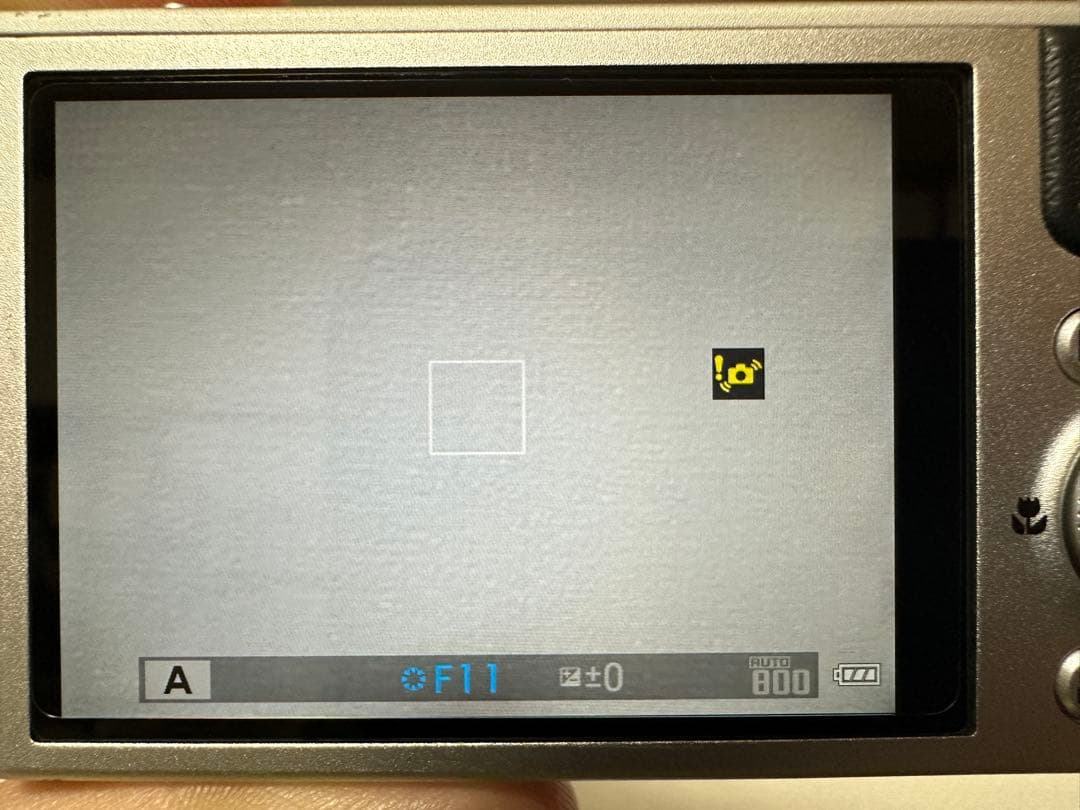 FUJIFILM XQ1 シルバー　【要確認】