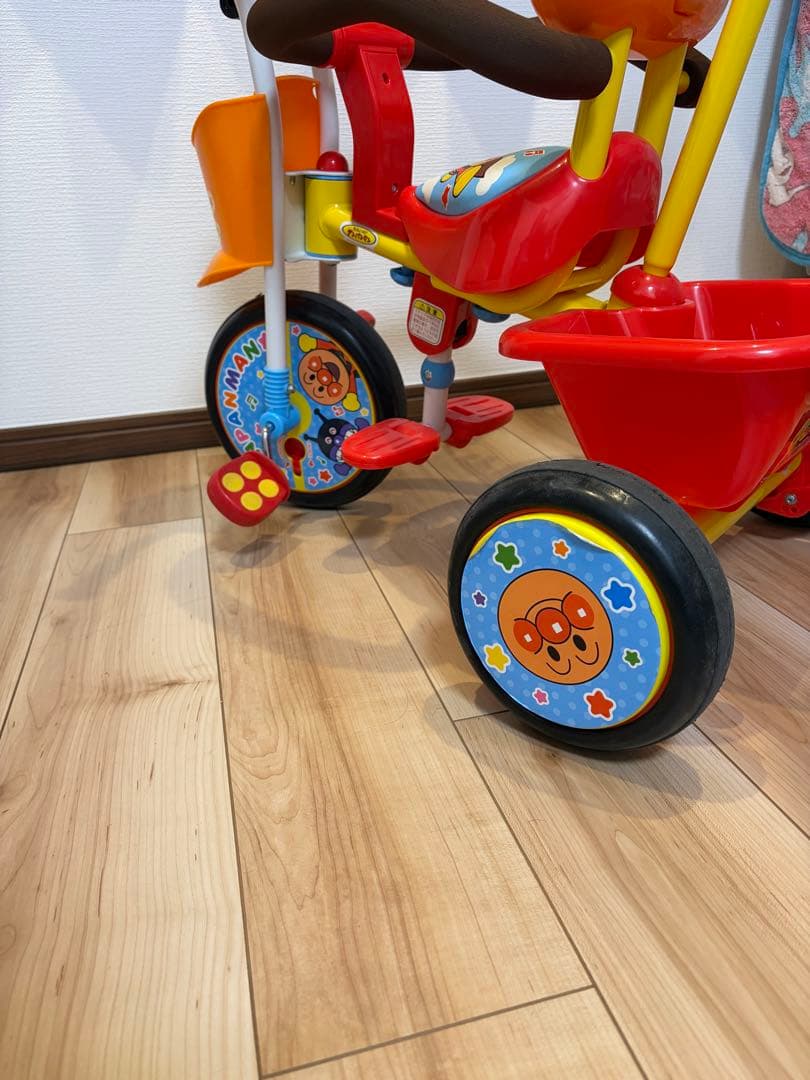 アンパンマン 三輪車 おでかけ三輪車 アンパンマンごう手押し棒付き