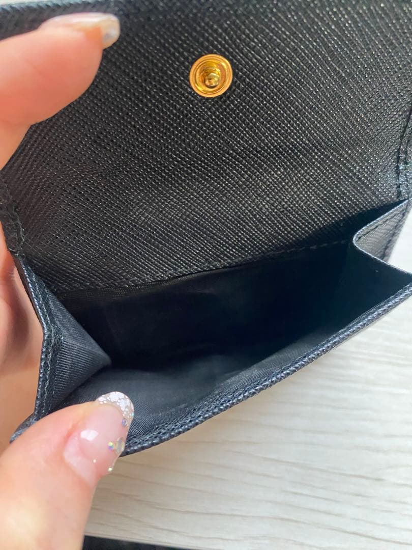 あきな　PRADA 財布