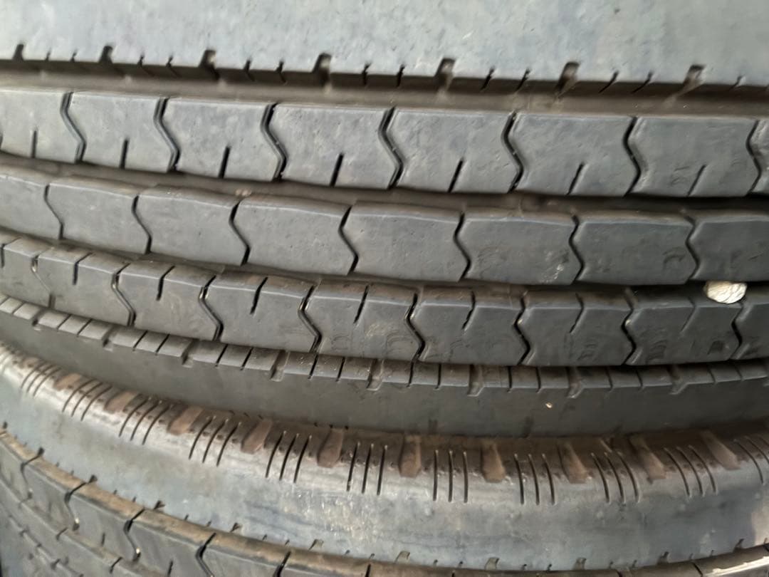 195/85R16 タイヤ 114/112N LT2025年製　　3