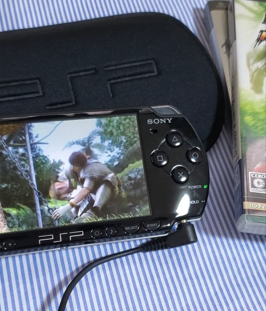 PSP-2000本体　ソフト2つセット