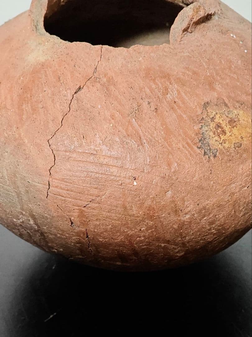 朱く艷やかな弥生土器　考古発掘品　土器　日本の美　古美術　花呼ぶ器
