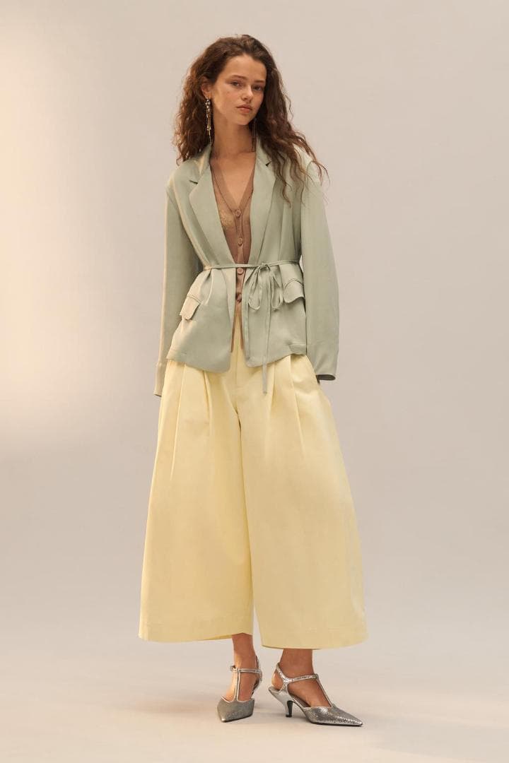 新品 ZARA LIMITED EDITION 流れるようなブレザー 緑色 M