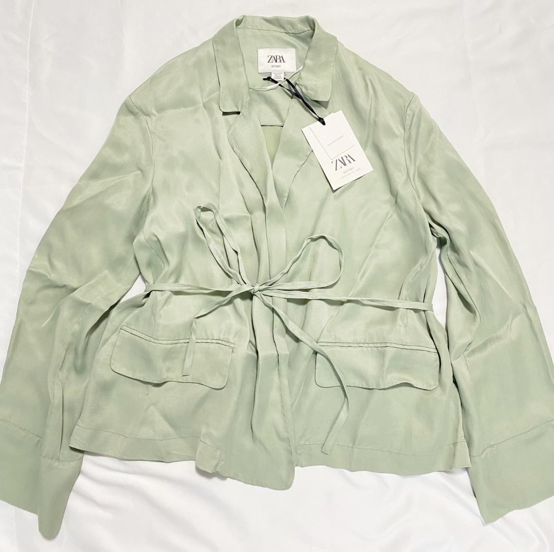 新品 ZARA LIMITED EDITION 流れるようなブレザー 緑色 M