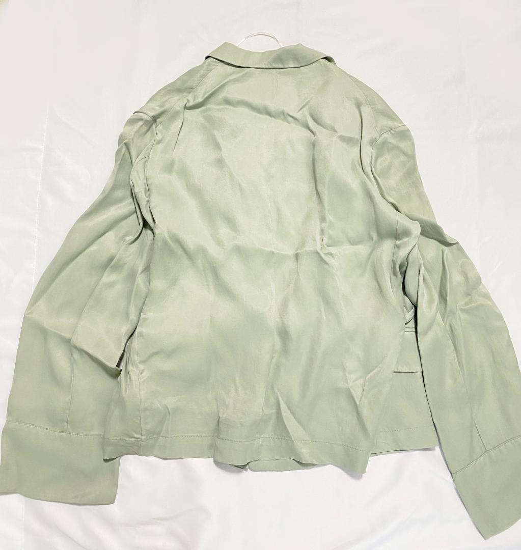 新品 ZARA LIMITED EDITION 流れるようなブレザー 緑色 M