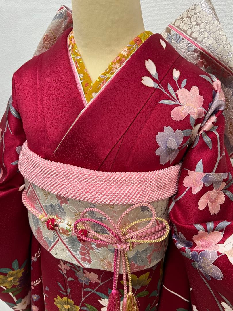 振り袖　フルセット　長襦袢付　草花　赤　金彩加工　刺繍入り　成人式　806