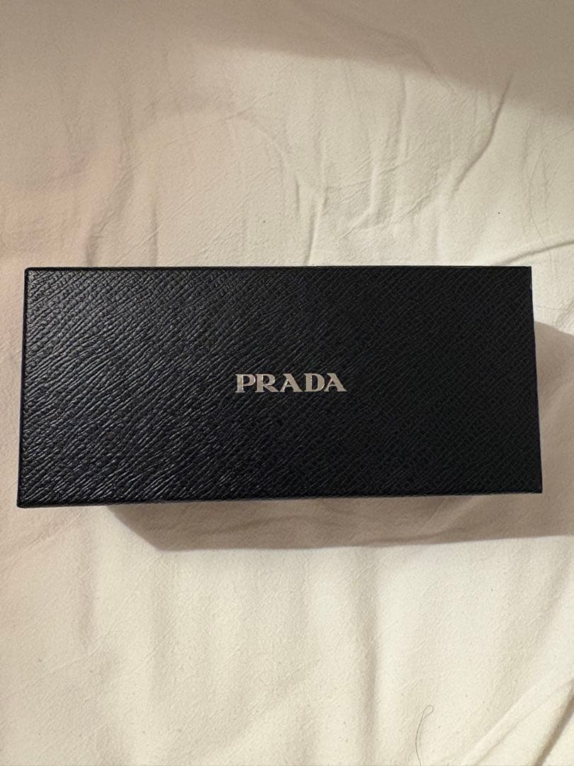 【クリーム】PRADA サングラス
