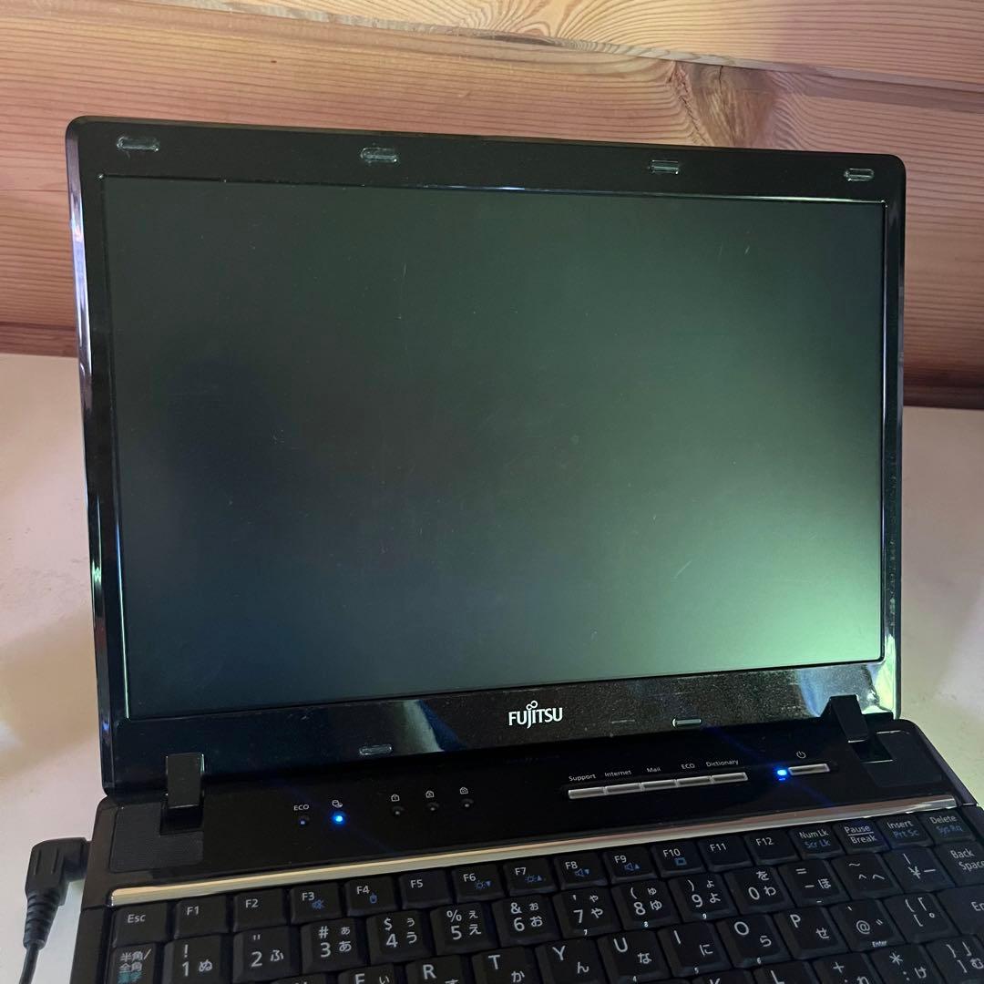 富士通　FMV-BIBLO R/E50N 12.1型　ノートパソコン　ブラック