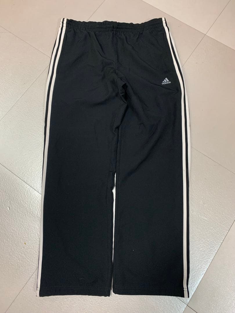 adidas ブラック ジャージセットアップ