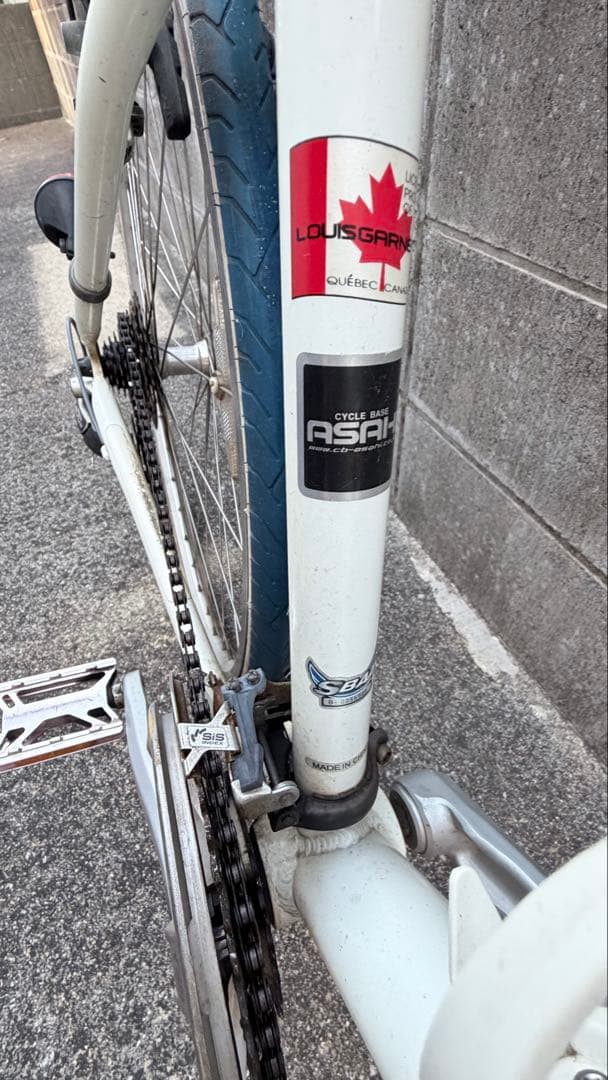 あ*す様 福岡県引き取り限定　クロスバイク ホワイト 700C アルミフレーム