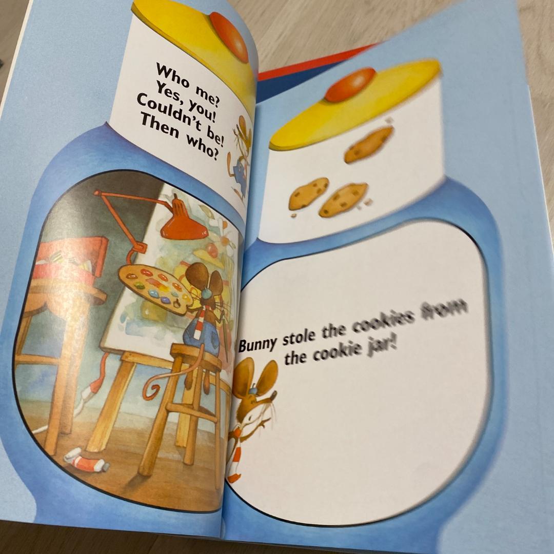 洋書 165 Who Stole the Cookies