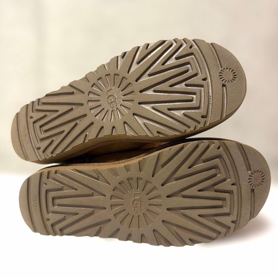 UGG チャーム付き