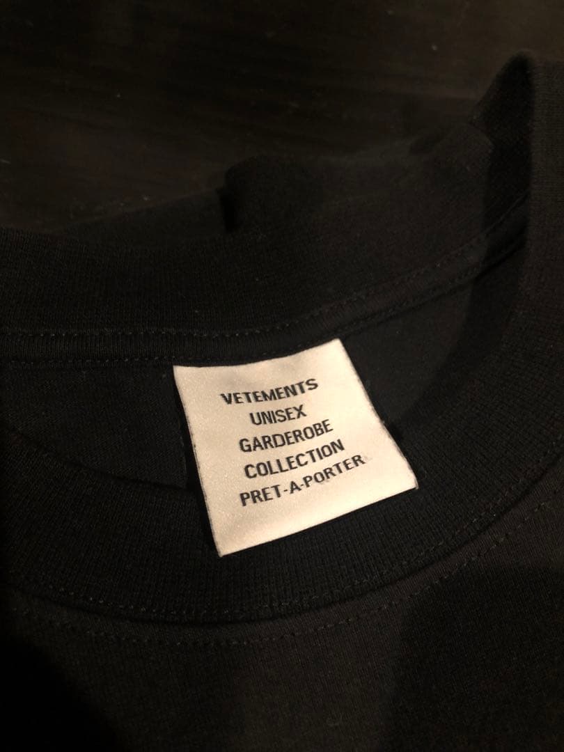 VETEMENTS ヴェトモン ロゴ Tシャツ