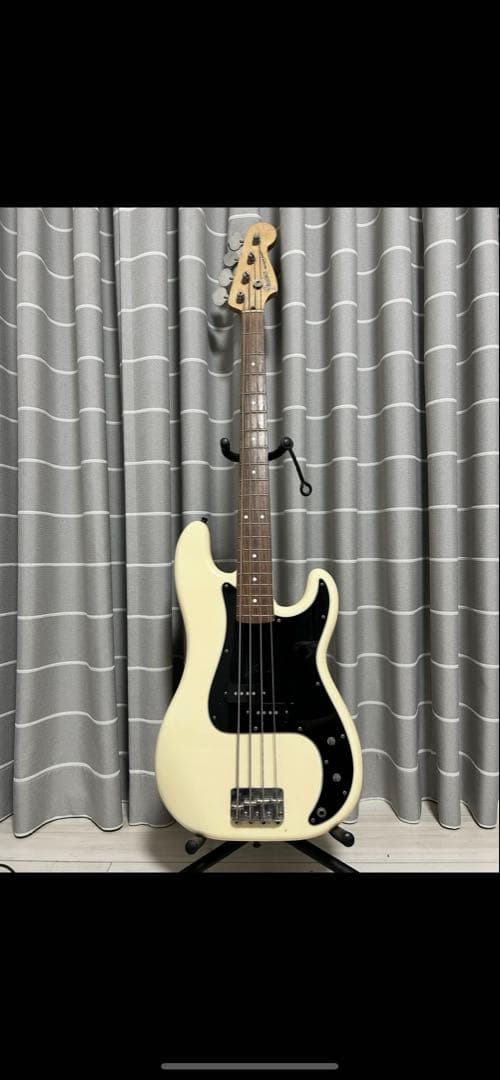 fender プレシジョンベース　指板ブラック加工