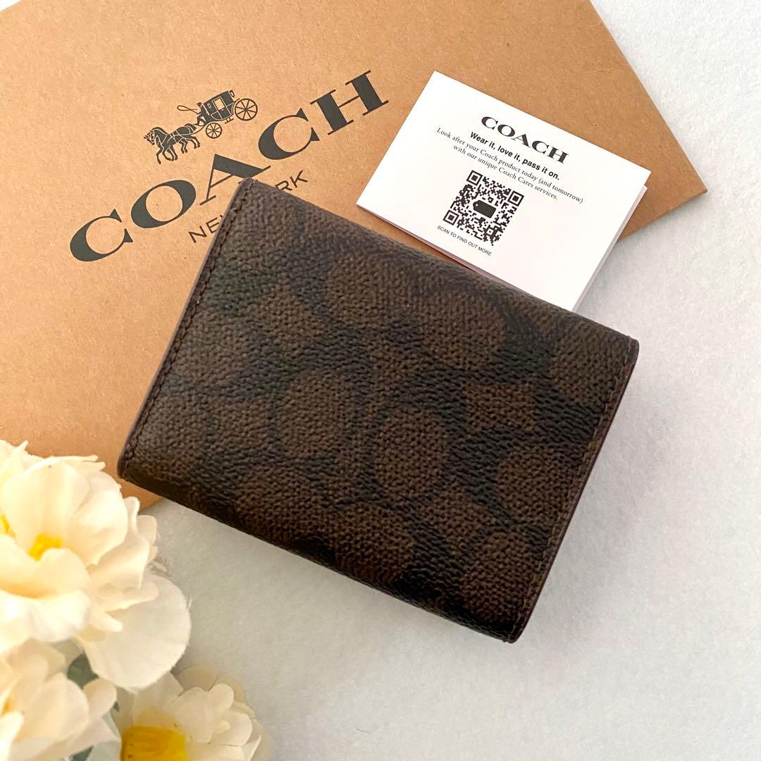 新品　正規品☆COACH コーチ　折り財布　レッド　三つ折り財布