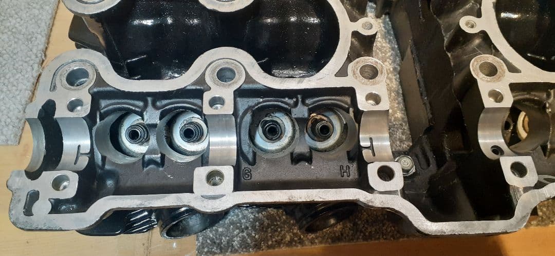 CB750F　CB750FBB　シリンダーヘッド　再塗装品