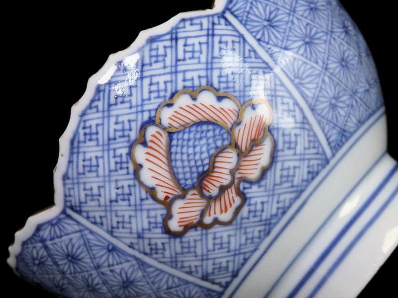 古伊万里　染錦　陽刻　葉文様　四方襷紋輪花鉢　向付　AS-CBp