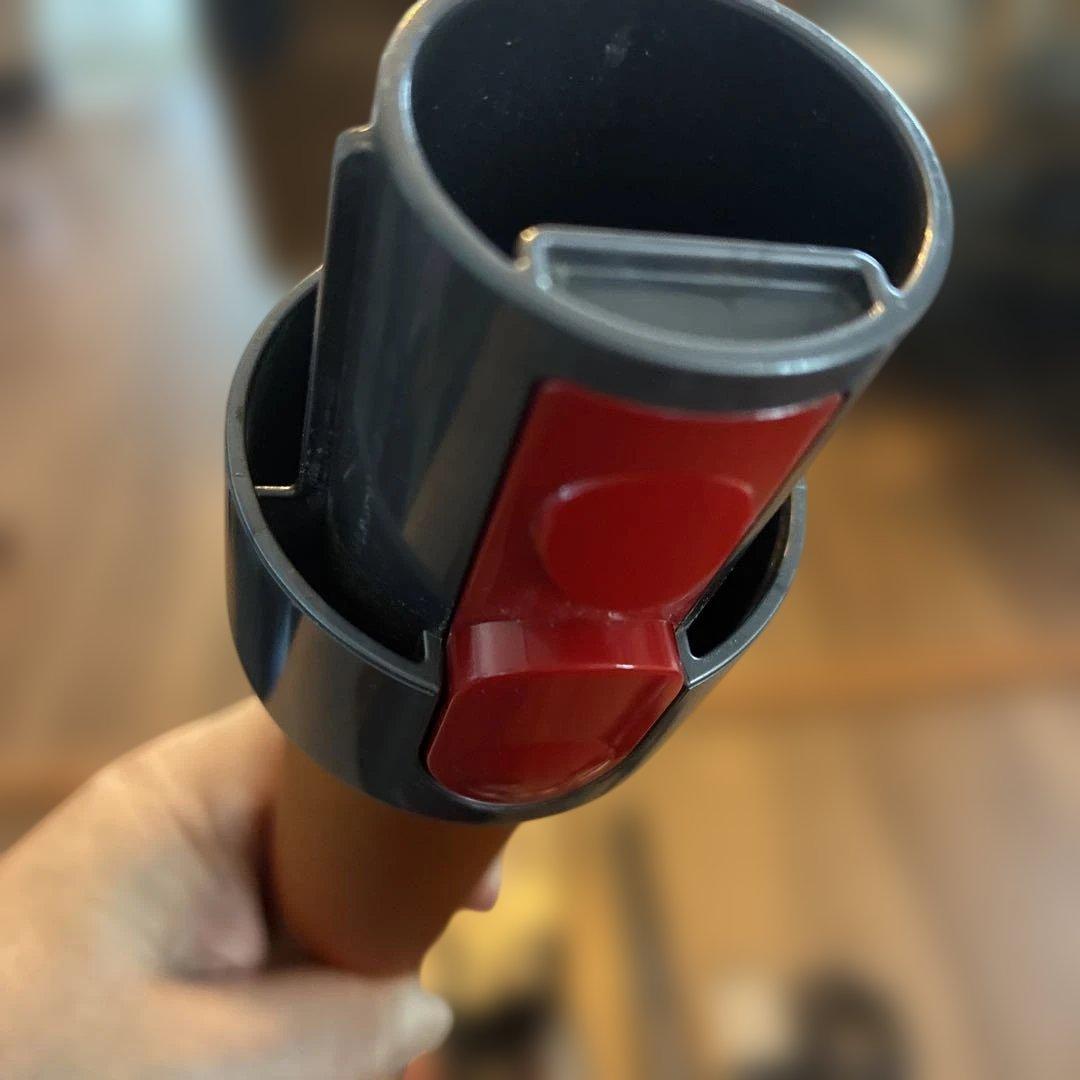 Dyson v10スティッククリーナー 本体 各種アタッチメント付き