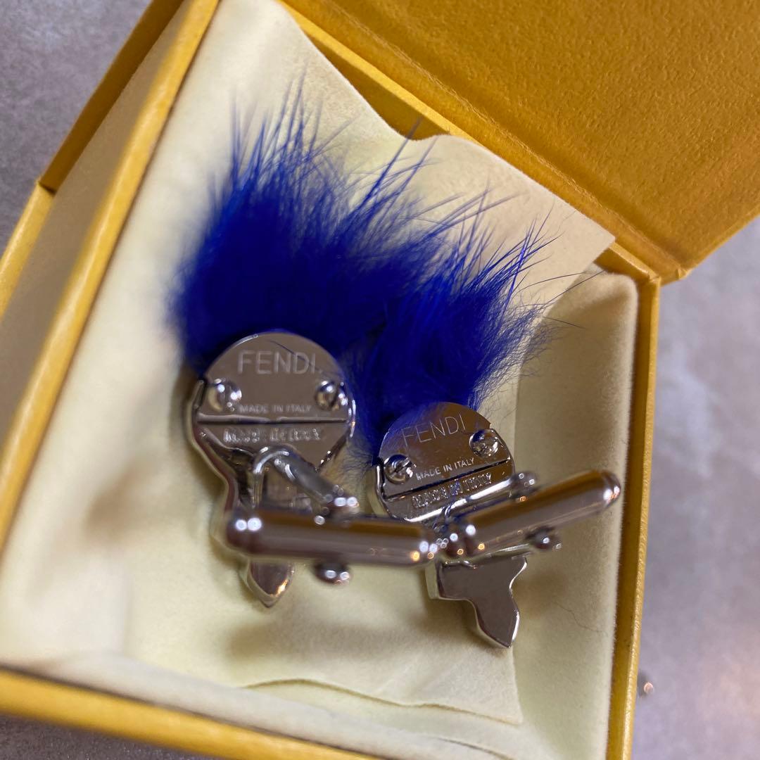 FENDI カールラガーフェルド　ミンクカフス