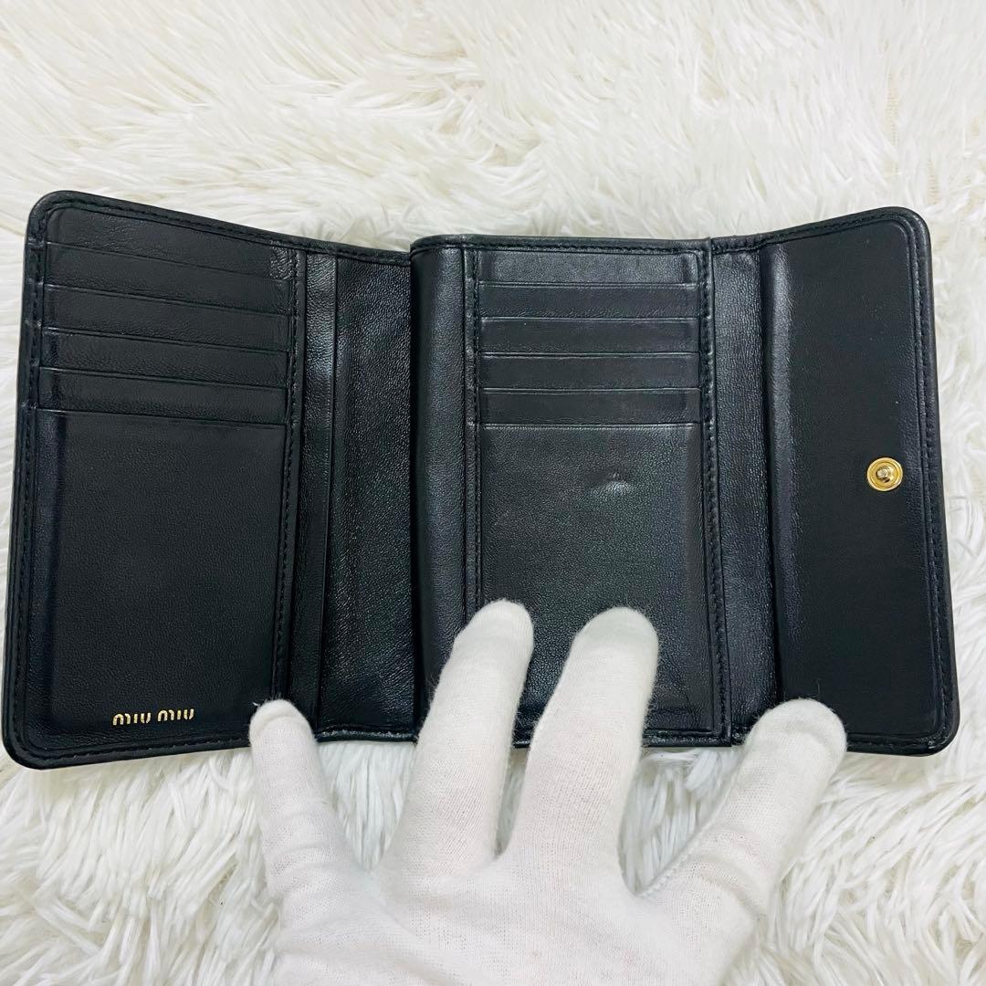 極美✨ミュウミュウ 三つ折り財布 キルティング レザー マテラッセ 黒